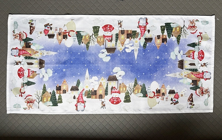  Bieżnik świąteczny plamoodporny „Renifery w zimowej krainie” Kolorowy bieżnik na stół Boże Narodzenie    Wymiar: 40x85cm.
