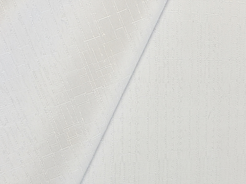 Tkanina plamoodporna biała w delikatny wzór w kreseczki pol_pl_Tkanina-plamoodporna-biala-w-delikatny-wzor-w-kreseczki-270_1