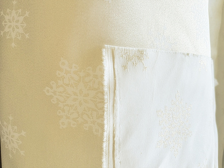 Elegancka brokatowa tkanina obrusowa w śnieżynki, odporna na plamy, dwustronna.