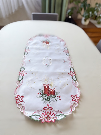 Świąteczny bieżnik haftowany to klasyczna ozdoba stołu  Wymiar:40x85cm