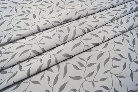 Obrus plamoodporny w listki grafitowe o wymiarach 100x140cm