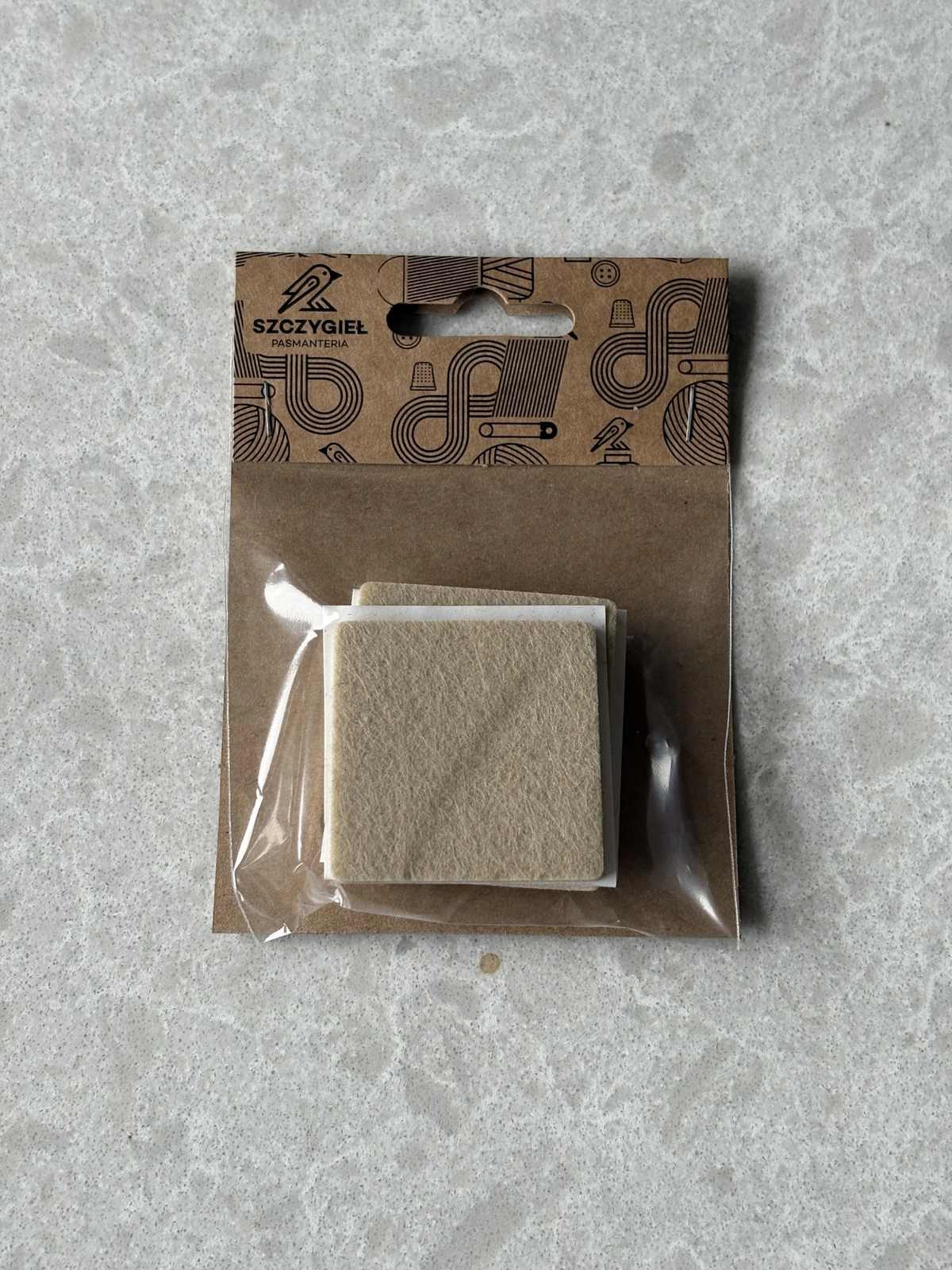 Tkanina plamoodporna biała w delikatny wzór w kreseczki pol_pl_Tkanina-plamoodporna-biala-w-delikatny-wzor-w-kreseczki-270_1