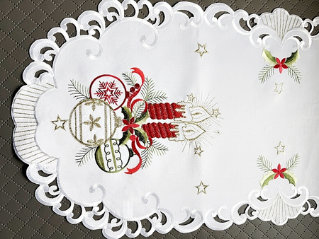 Bieżnik haftowany na Boże Narodzenie to elegancka dekoracja stołu  Wymiar: 40x85cm