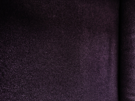 Elegancka tkanina odzieżowa w kolorze fioletowym 