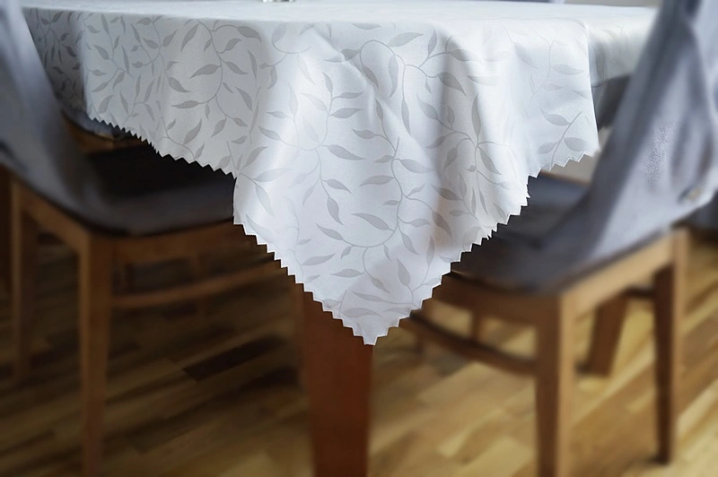 Tkanina obrusowa świąteczna dwustronna brokatowa w choinki – plamoodporna, elegancka tkanina na obrus bożonarodzeniowy pol_pl_Tkanina-plamoodporna-biala-w-delikatny-wzor-w-kreseczki-293_3