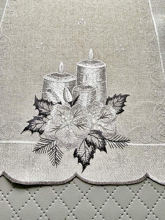 Bieżniki haftowane na Święta to tradycyjny styl i precyzja  Wymiar:35x70cm